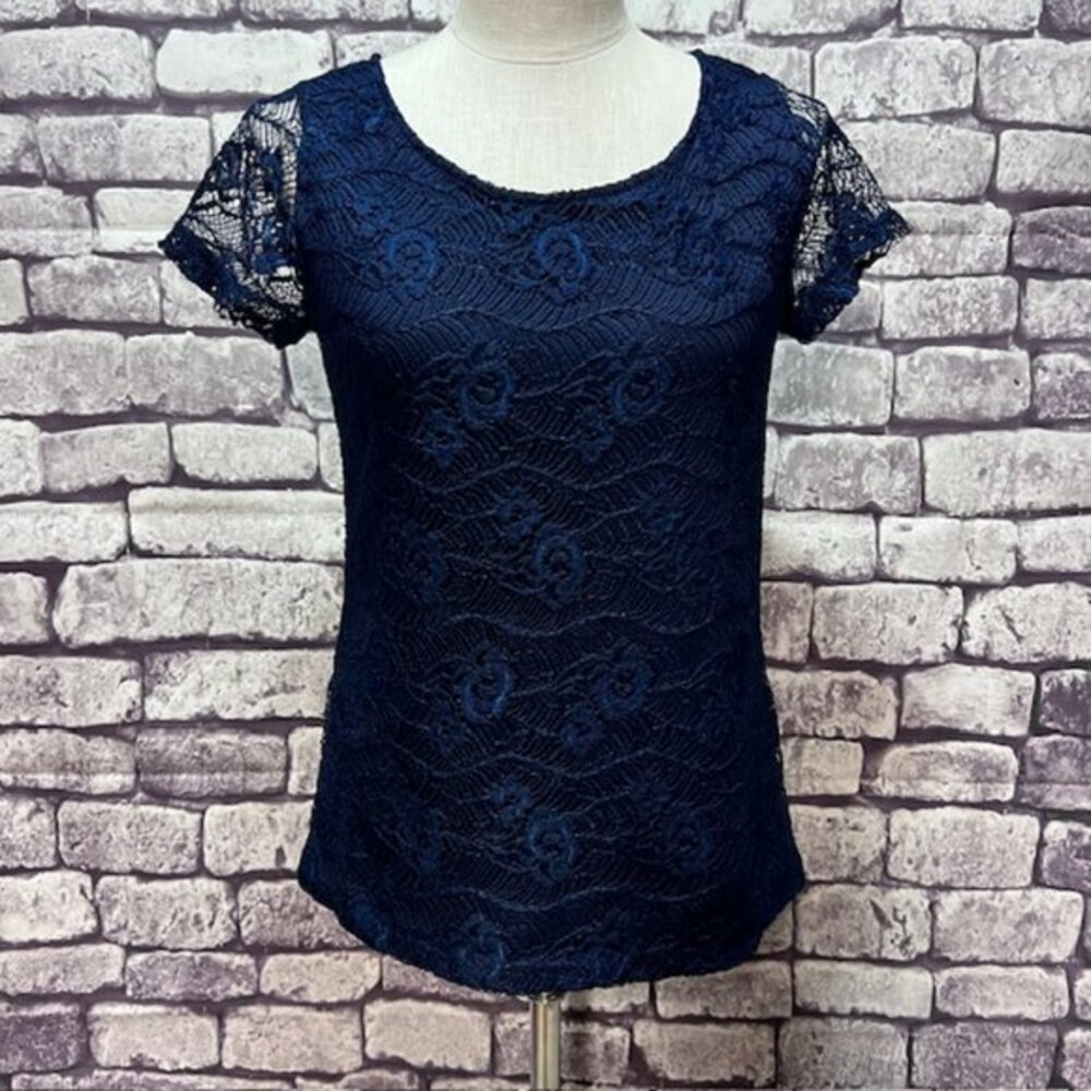 Lynn Ryan Navy Lace Short Sleeve Top Size M